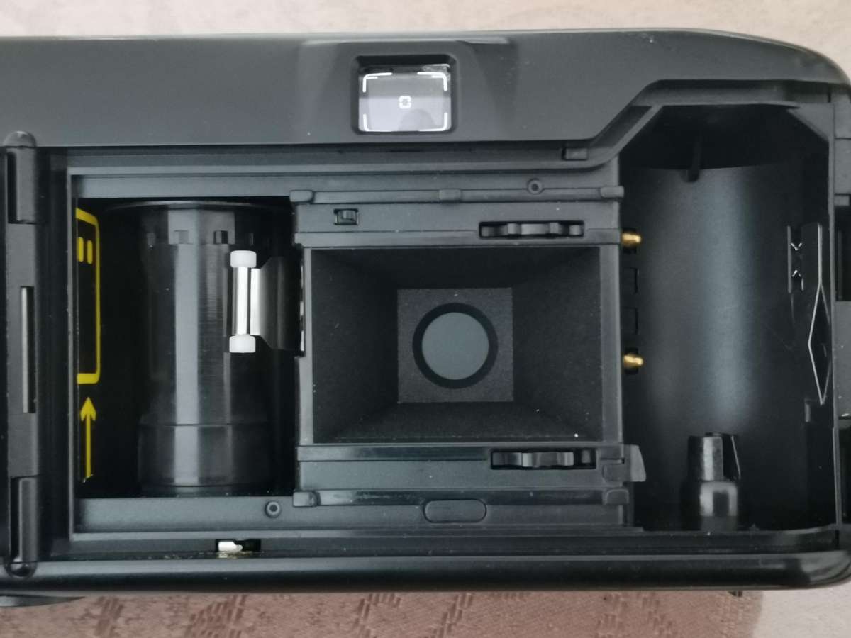 Nikon rf-10 35mm point and shoot camera