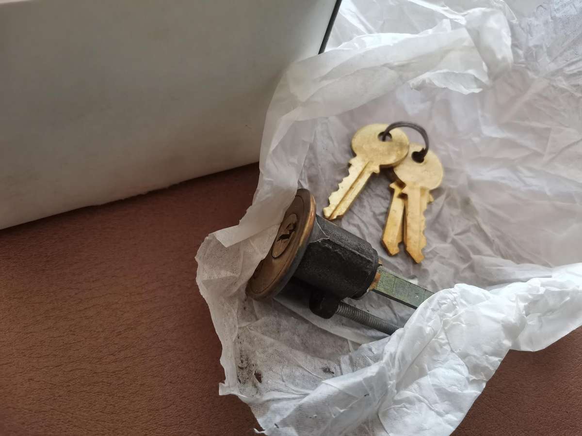 Vintage boxed new old stock tri circle night latch