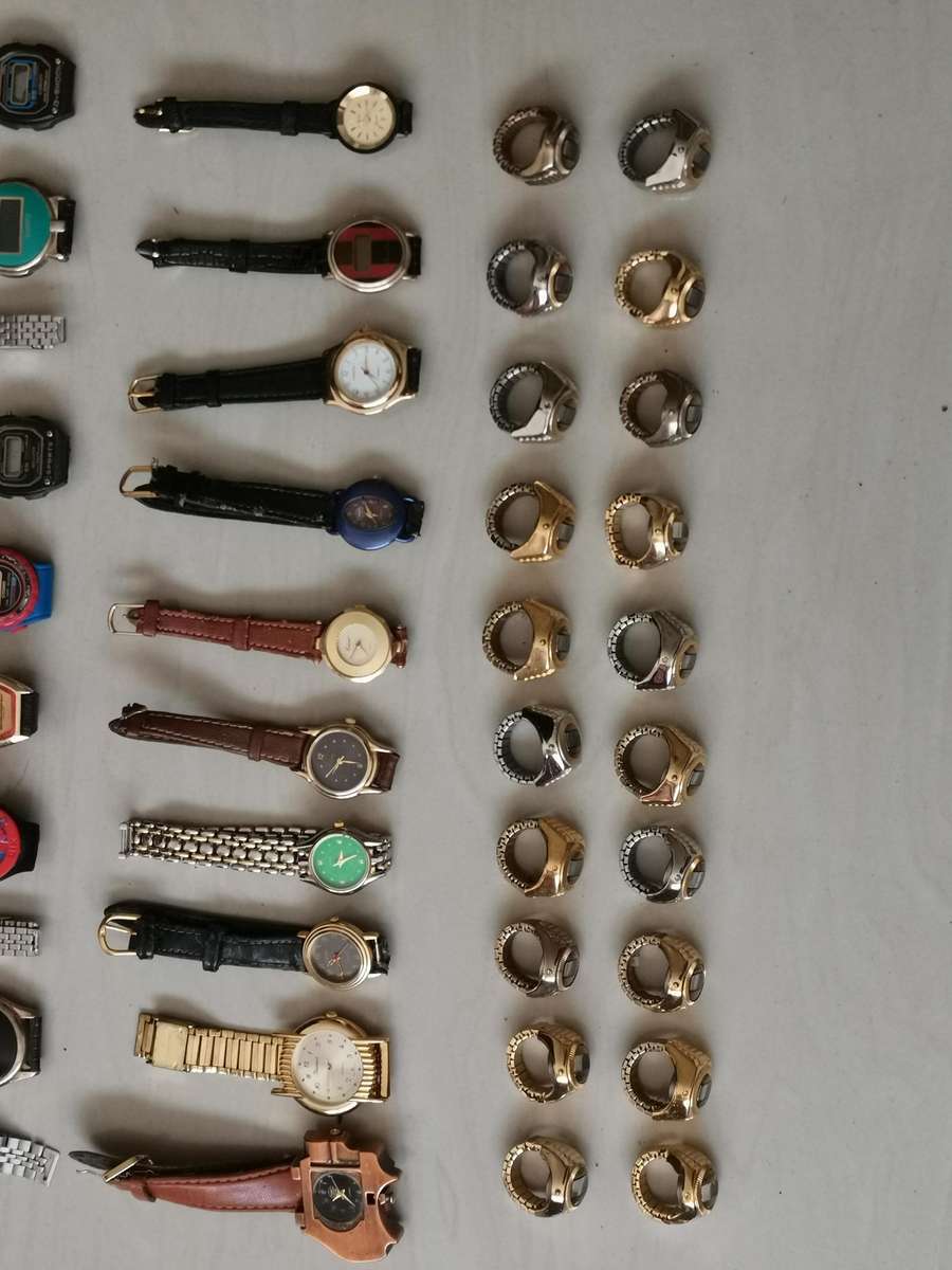 190 vintage new old stock quartz watches from the early 1990s