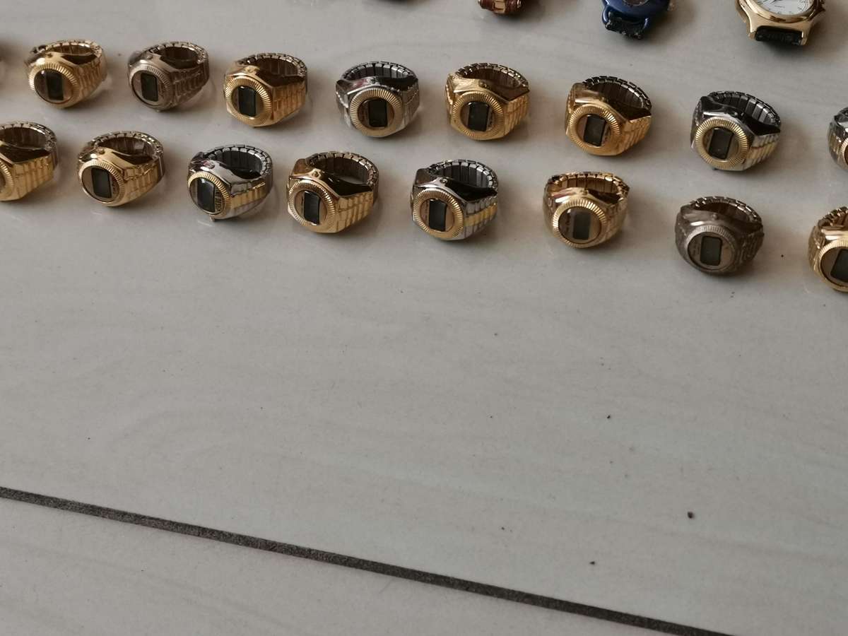 190 vintage new old stock quartz watches from the early 1990s