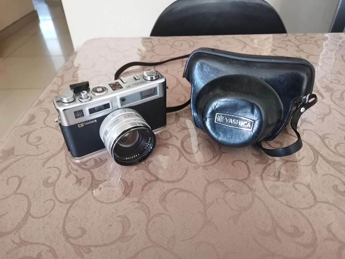 Vintage yashika electro 35, 35mm film Camera