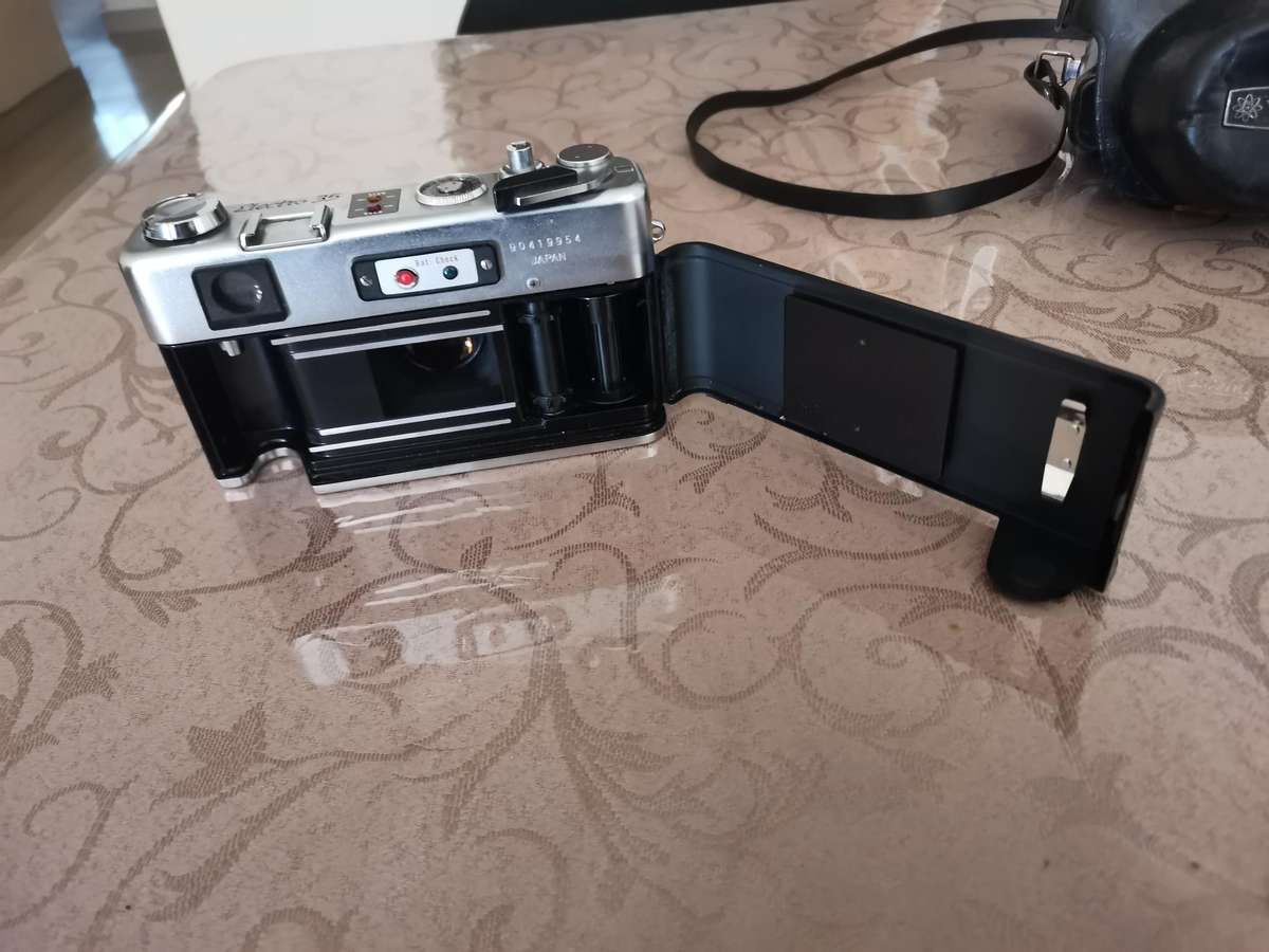 Vintage yashika electro 35, 35mm film Camera