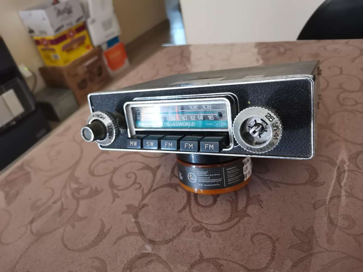 Vintage Sanyo transworld car radio