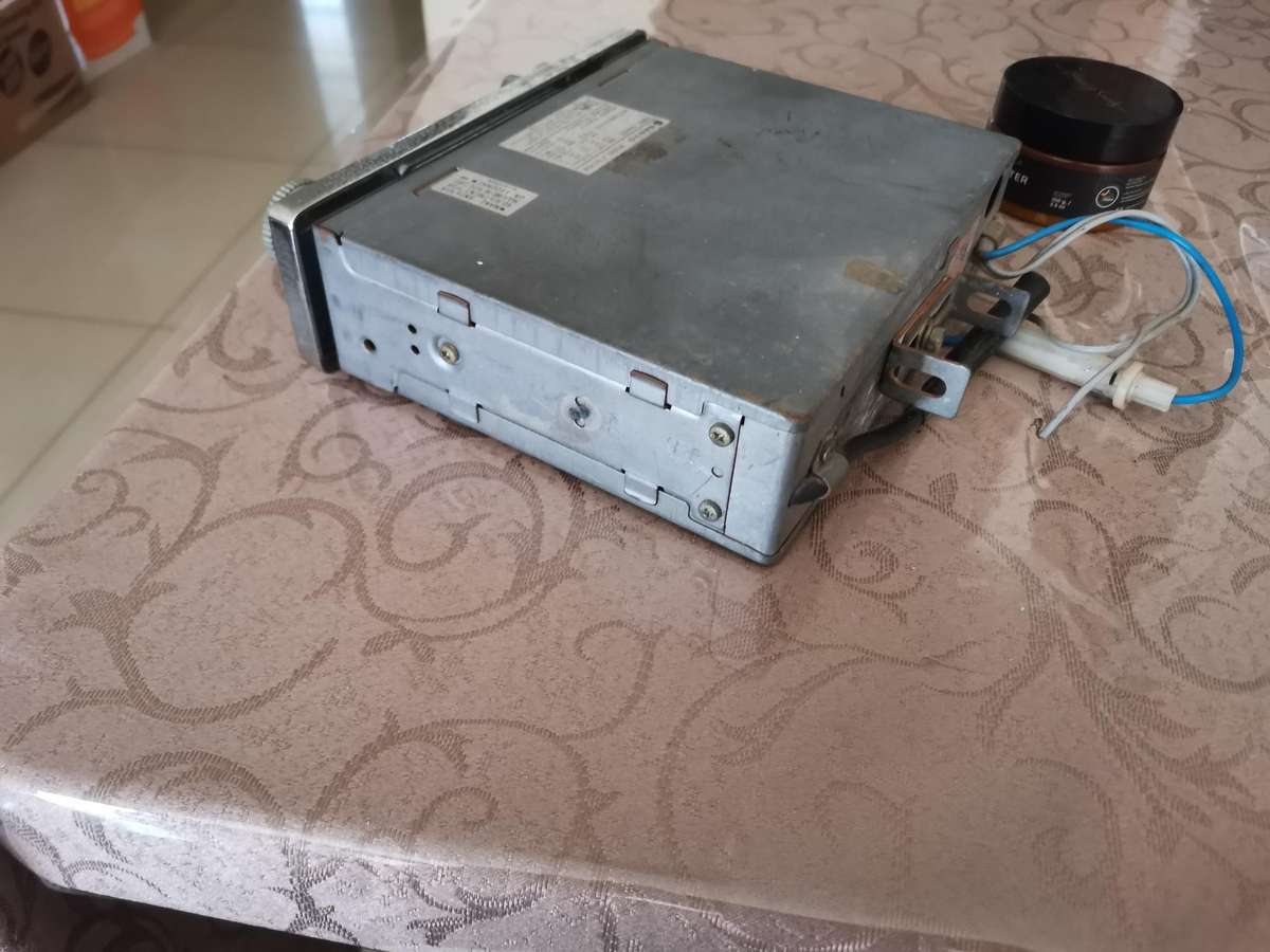 Vintage Sanyo transworld car radio