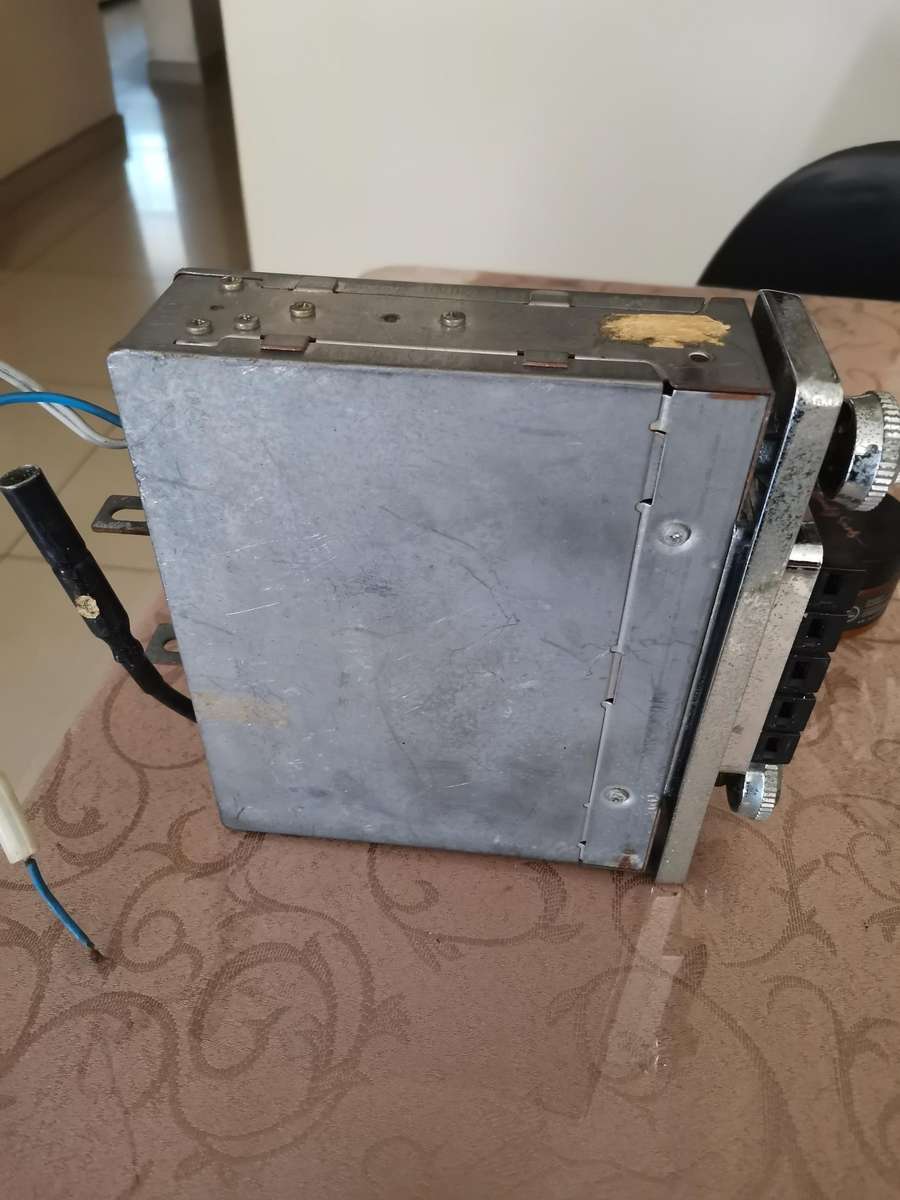 Vintage Sanyo transworld car radio