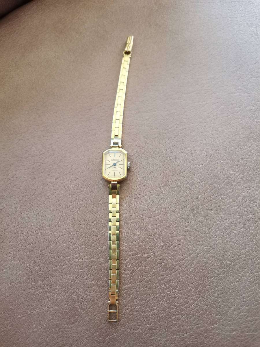 Vintage cornavin 16 jewels ladies manual wind watch