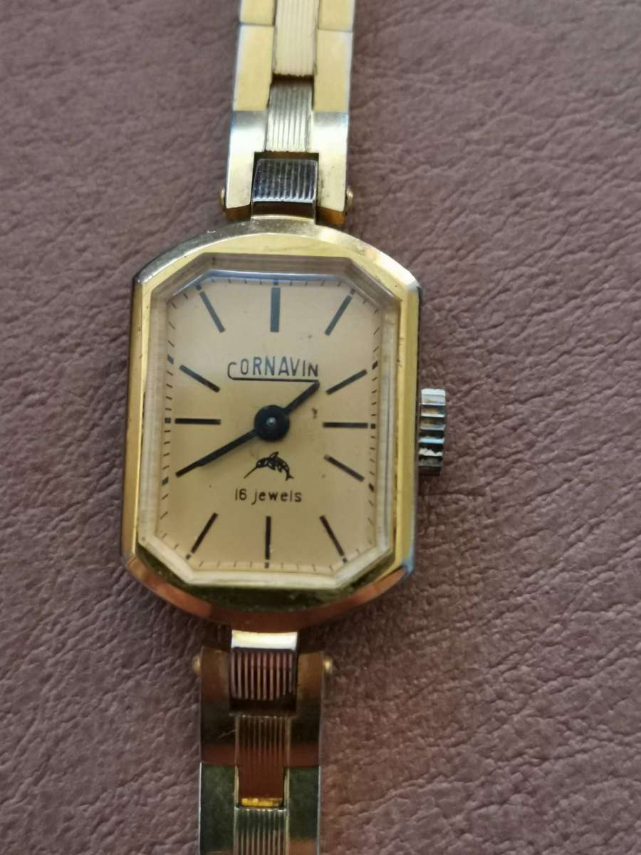 Vintage cornavin 16 jewels ladies manual wind watch