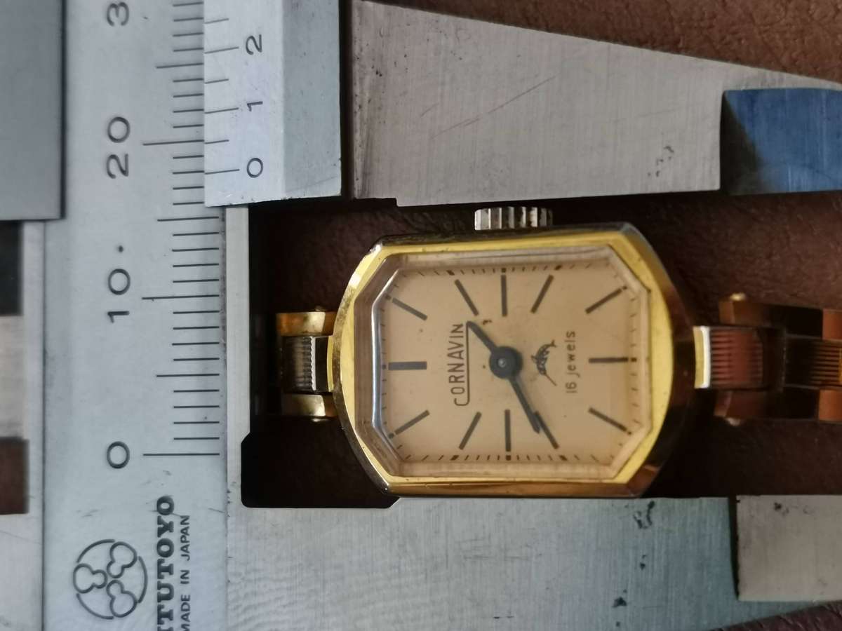 Vintage cornavin 16 jewels ladies manual wind watch
