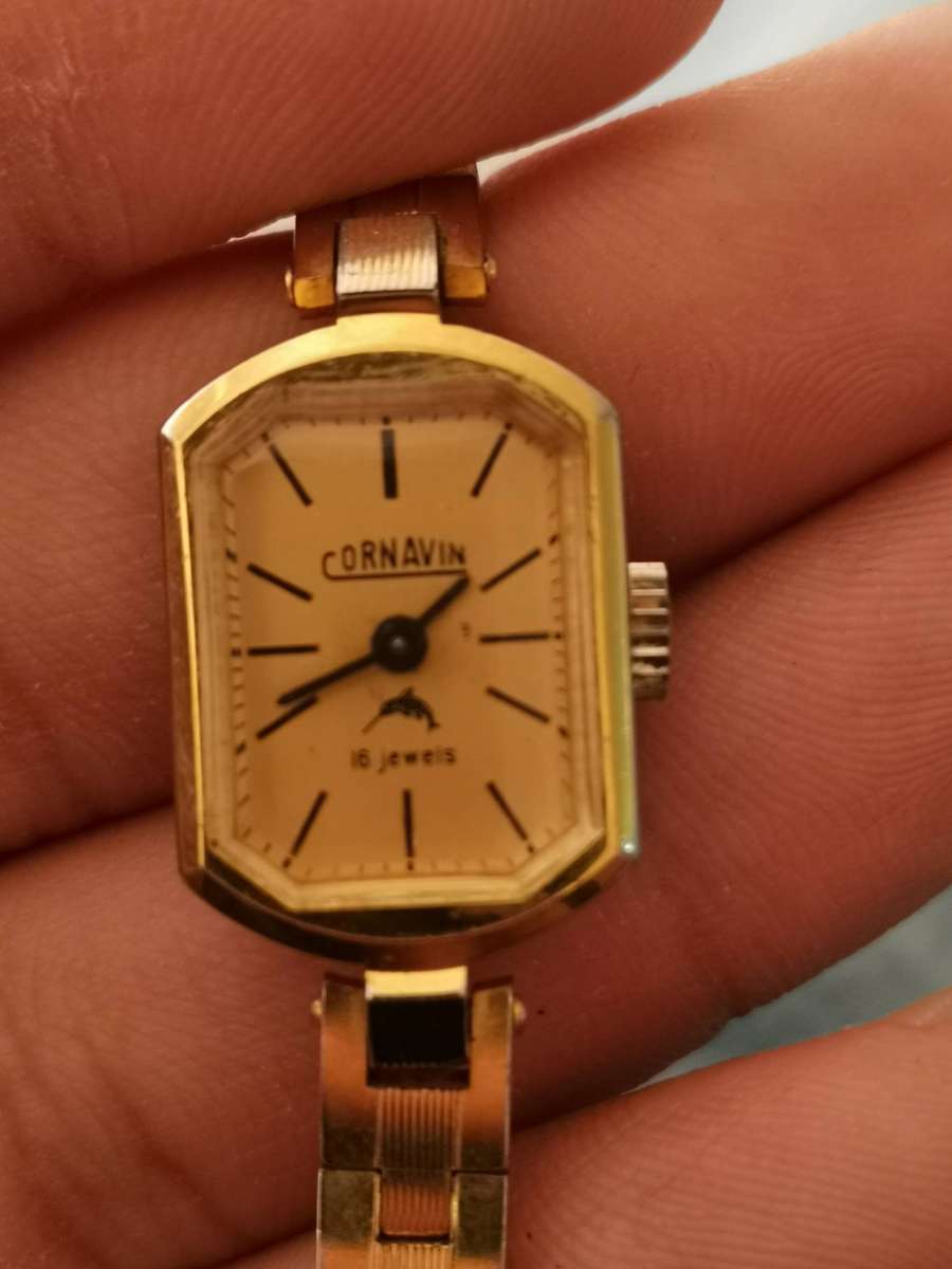 Vintage cornavin 16 jewels ladies manual wind watch