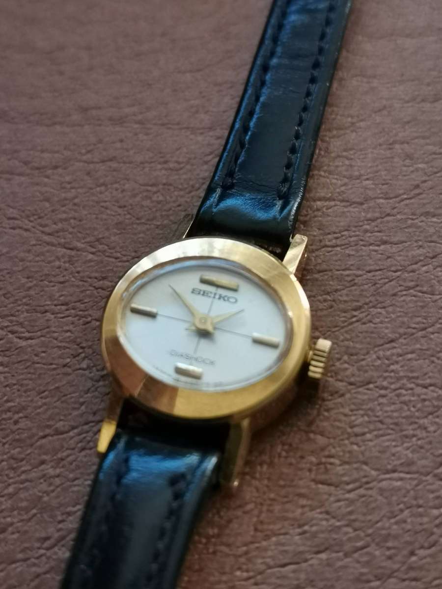 Rare ladies seiko diashock manual wind mechanical watch