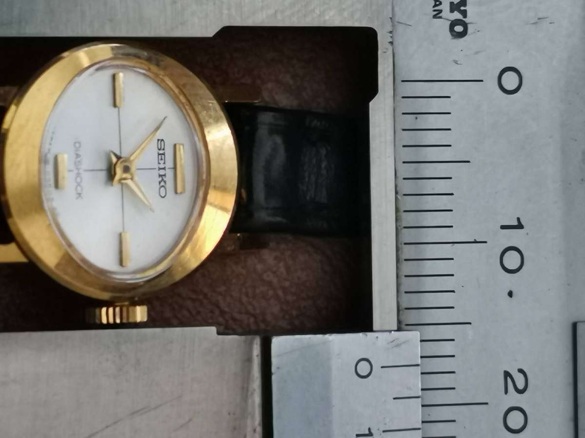 Rare ladies seiko diashock manual wind mechanical watch