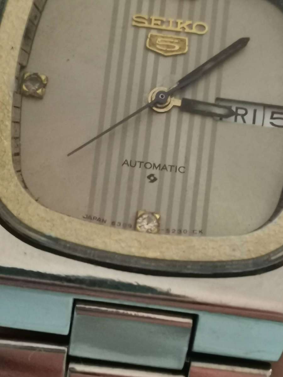 Vintage seiko 5 automatic mechanical watch
