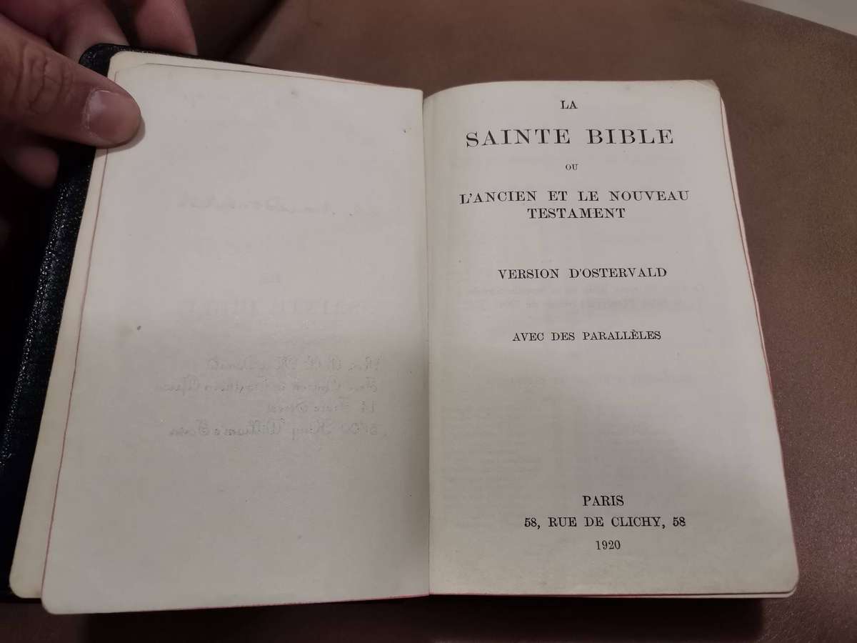 1920 Sainte Bible, superb collectible condition