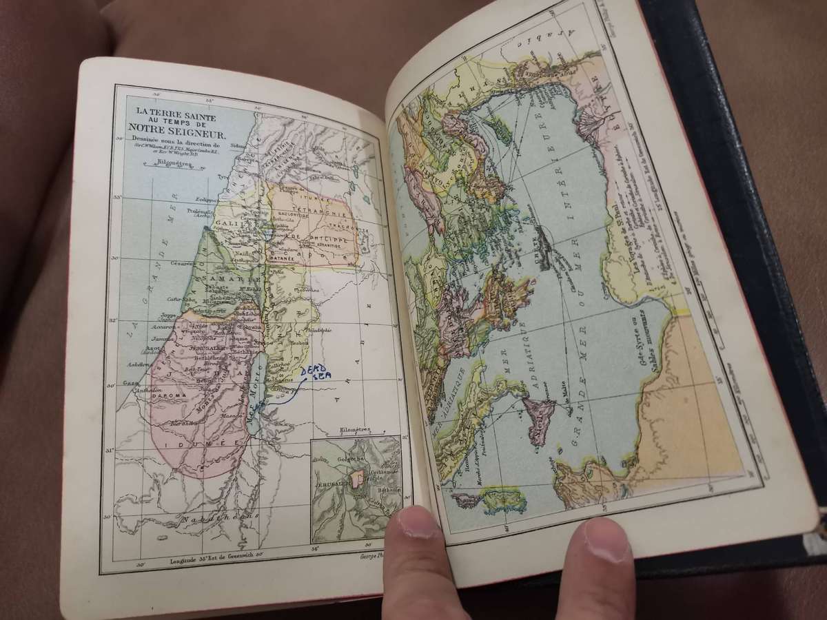 1920 Sainte Bible, superb collectible condition