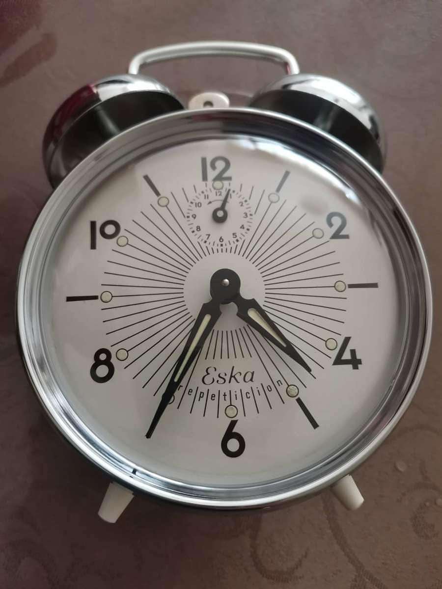 Vintage Eska Repeticion keywound alarm new in box perfect working condition