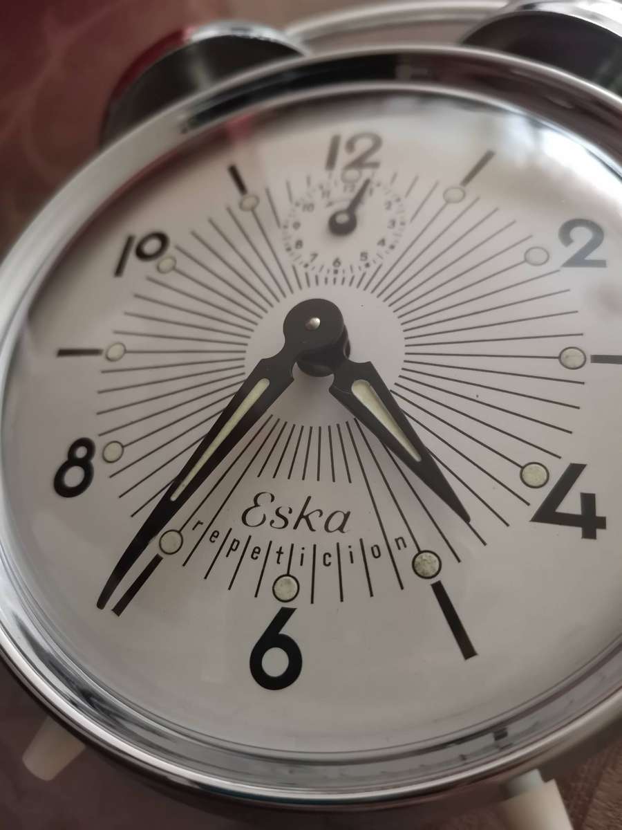 Vintage Eska Repeticion keywound alarm new in box perfect working condition