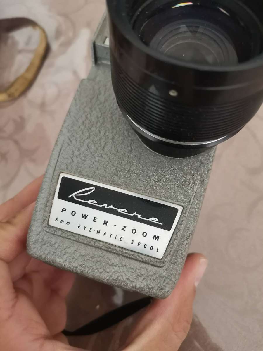 Vintage revere 116 power zoom 8mm film Camera