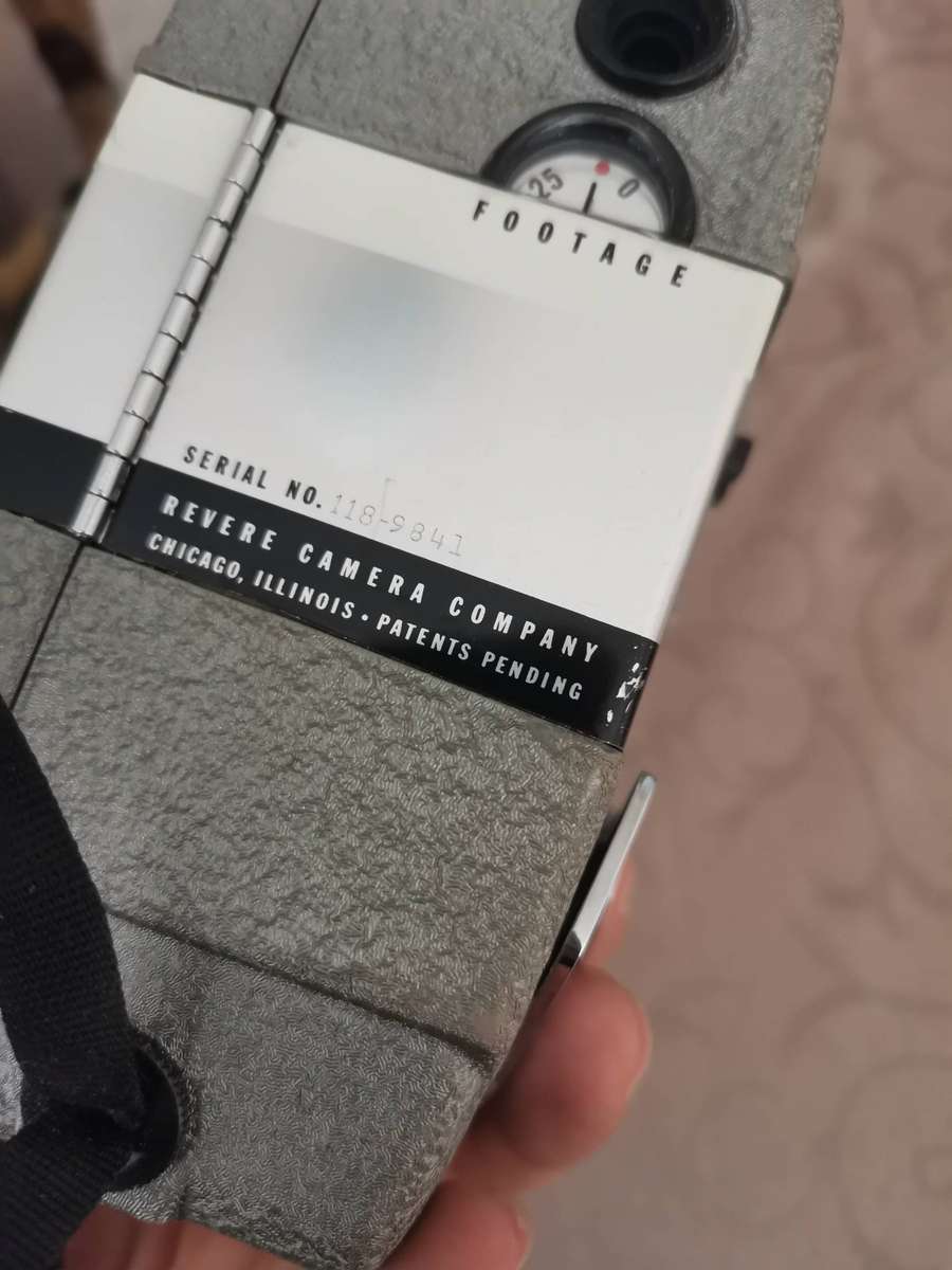 Vintage revere 116 power zoom 8mm film Camera