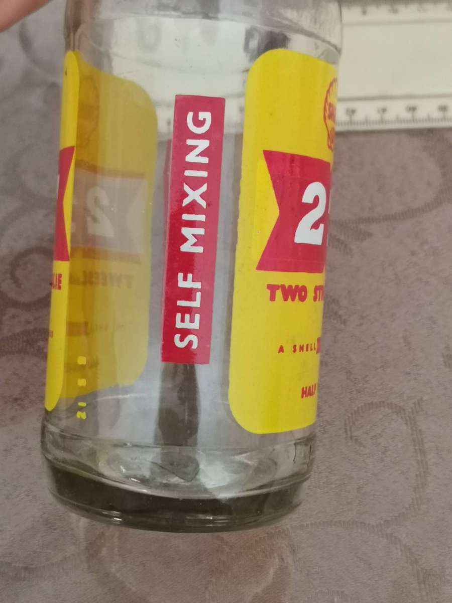 Vintage shell oil company 1/2 pint 2T Two stroke oil Glass bottle