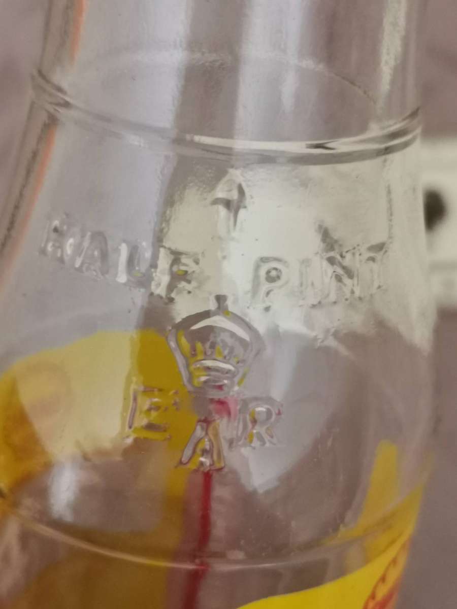 Vintage shell oil company 1/2 pint 2T Two stroke oil Glass bottle