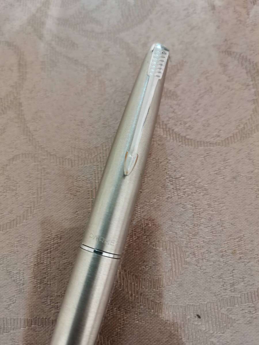 Vintage stainless steel parker fountain pen made in England
