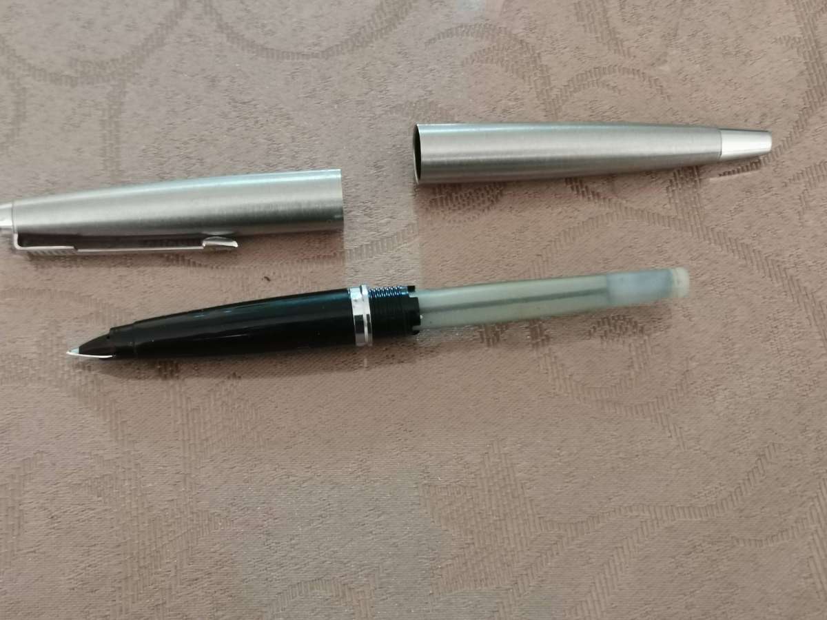 Vintage stainless steel parker fountain pen made in England