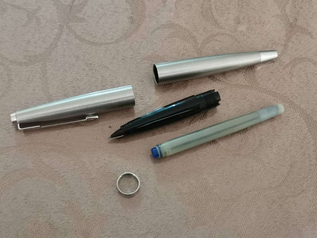 Vintage stainless steel parker fountain pen made in England