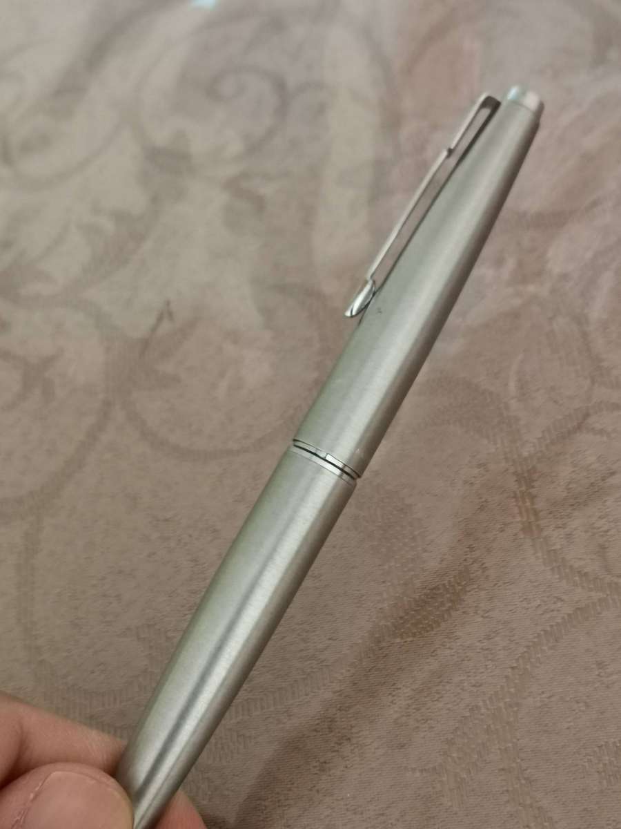 Vintage stainless steel parker fountain pen made in England