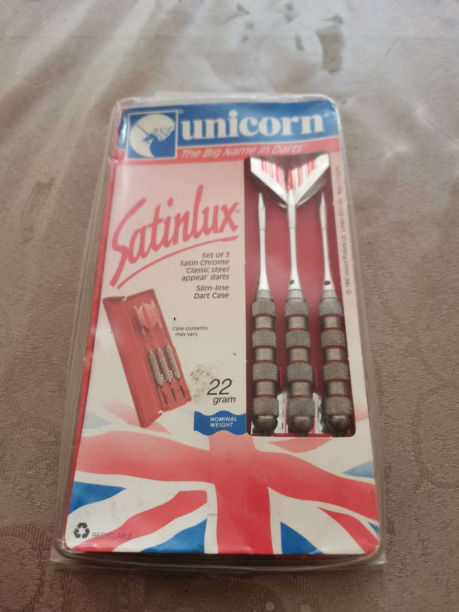 Vintage 1992 unicorn satinlux 22g darts never used