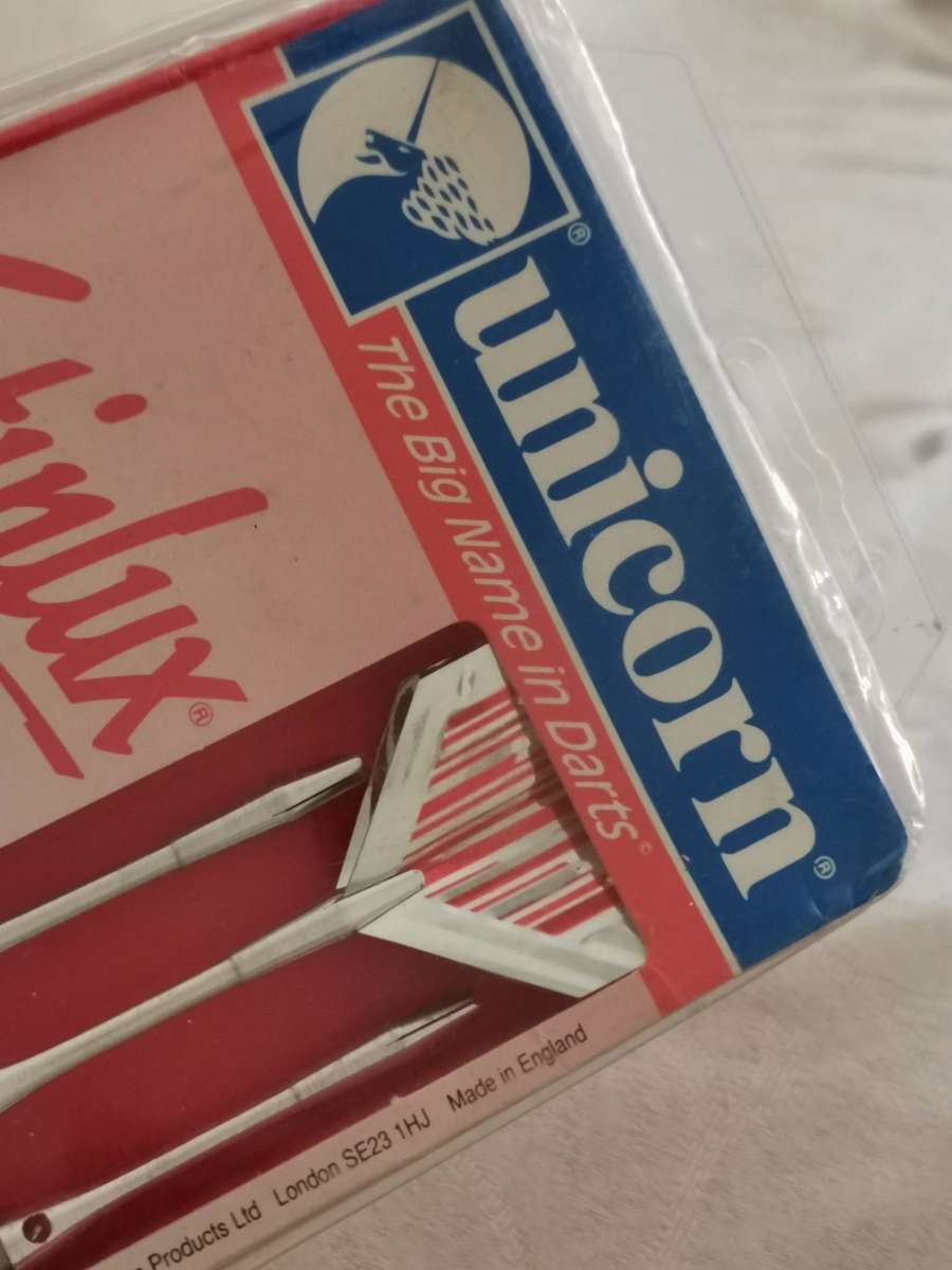 Vintage 1992 unicorn satinlux 22g darts never used