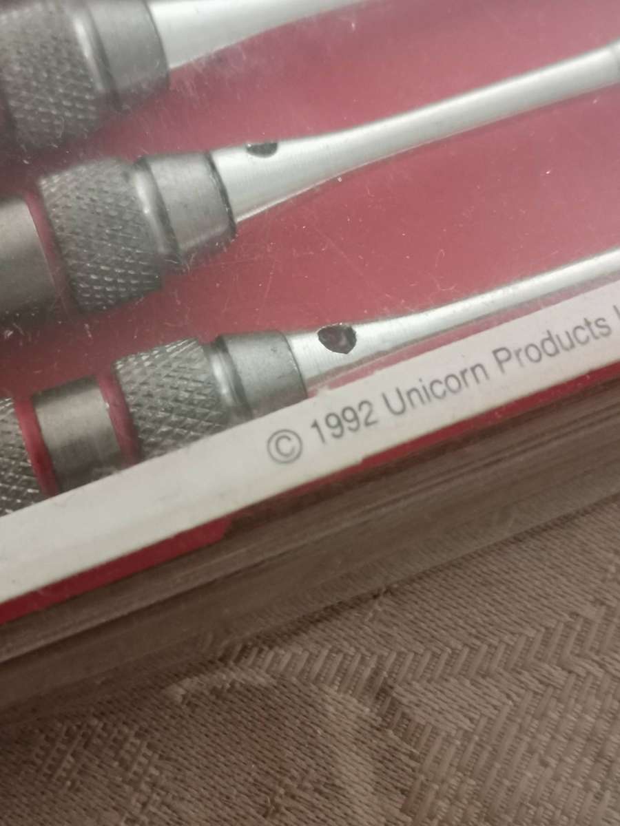 Vintage 1992 unicorn satinlux 22g darts never used