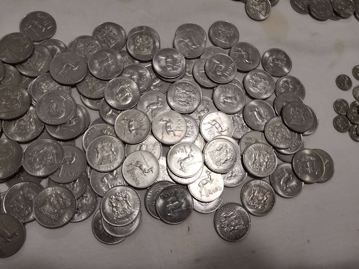 Huge lot of 638 coins deceased estate find