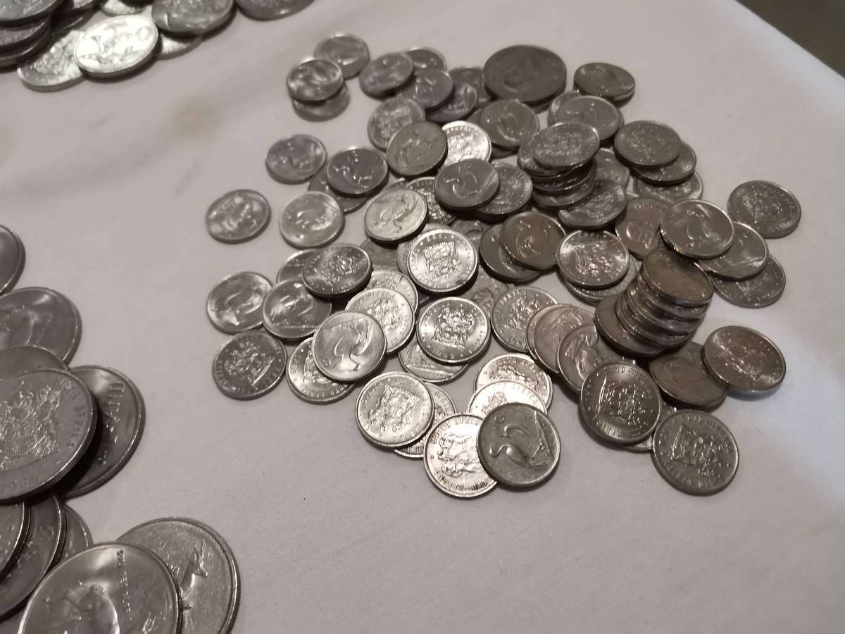 Huge lot of 638 coins deceased estate find
