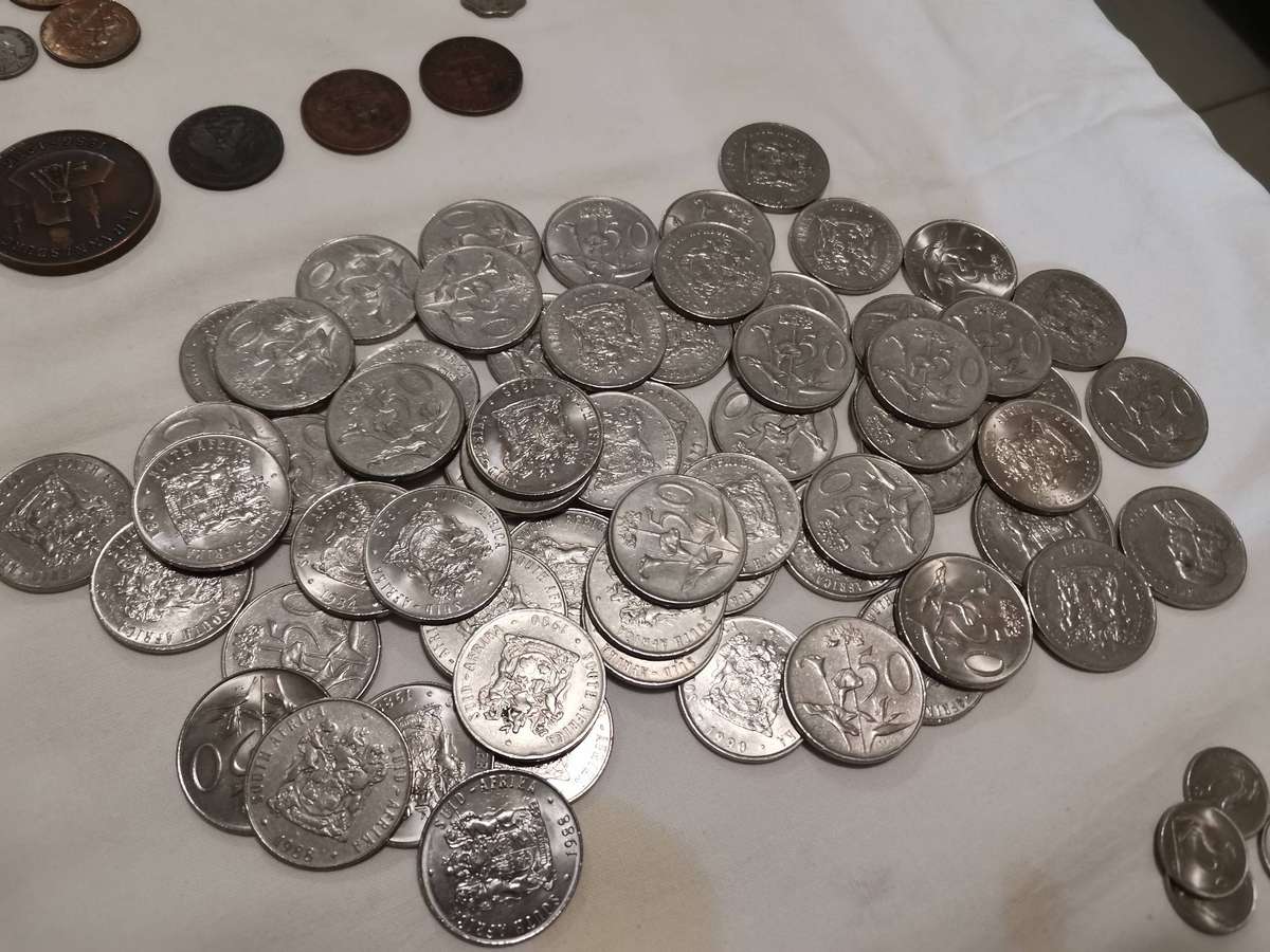 Huge lot of 638 coins deceased estate find