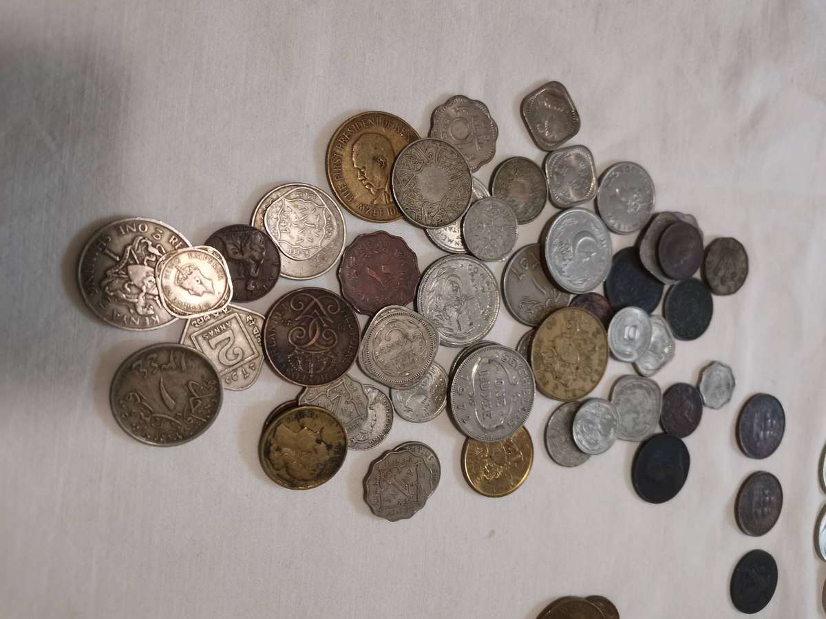 Huge lot of 638 coins deceased estate find