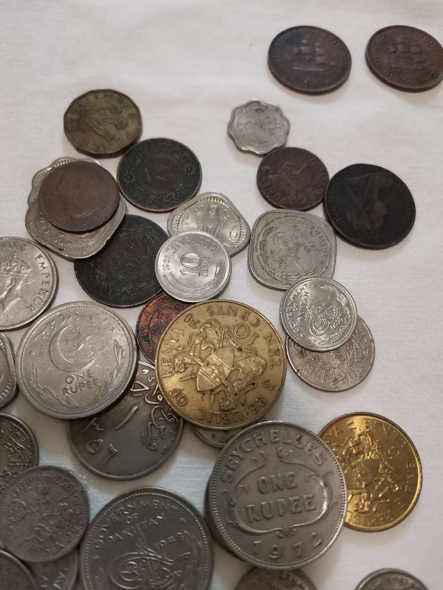 Huge lot of 638 coins deceased estate find