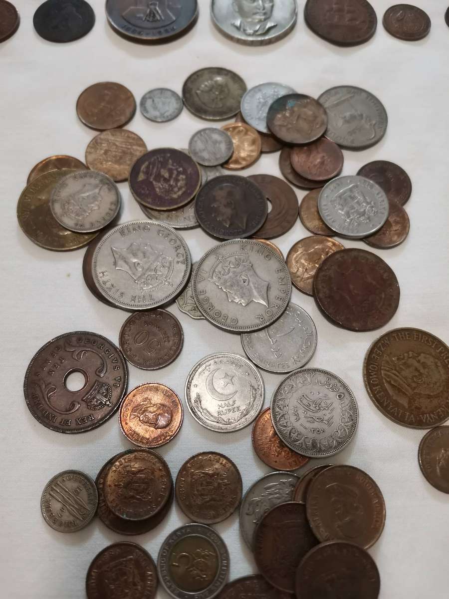 Huge lot of 638 coins deceased estate find