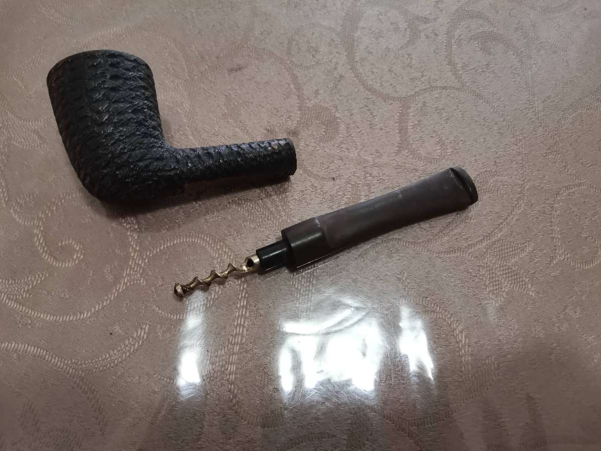 Vintage smoking pipe