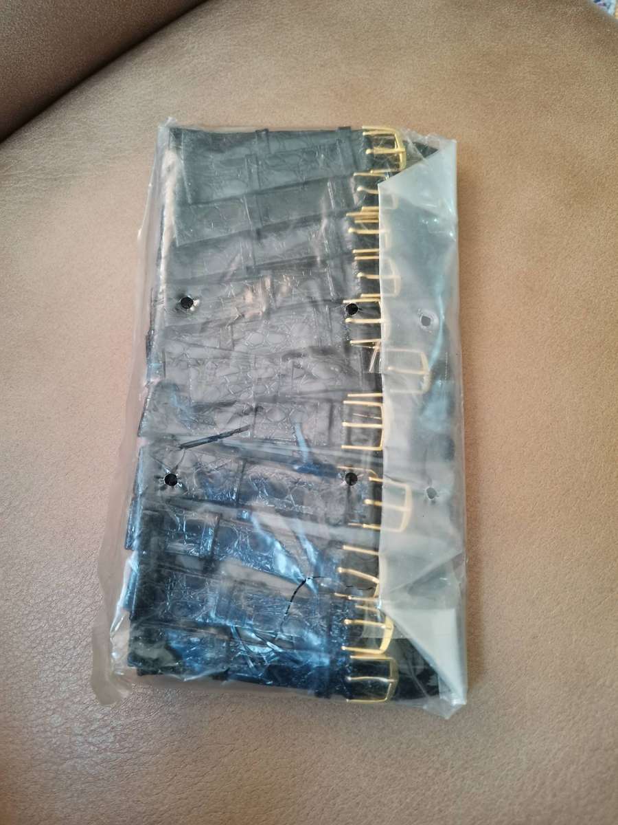 Vintage 1990s new old stock genuine leather 18mm watch straps sealed 50 pack