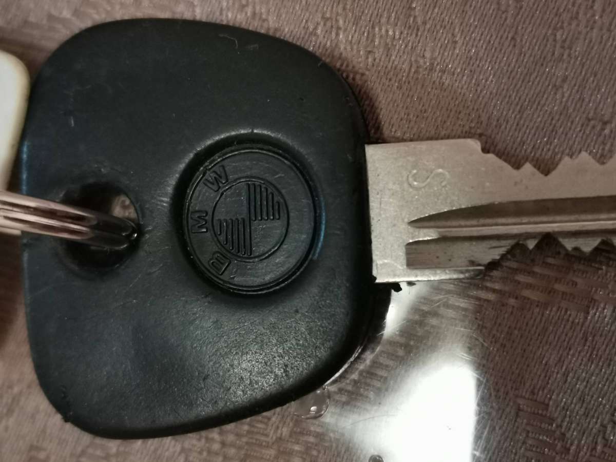 Lot of vintage keys and keyrings