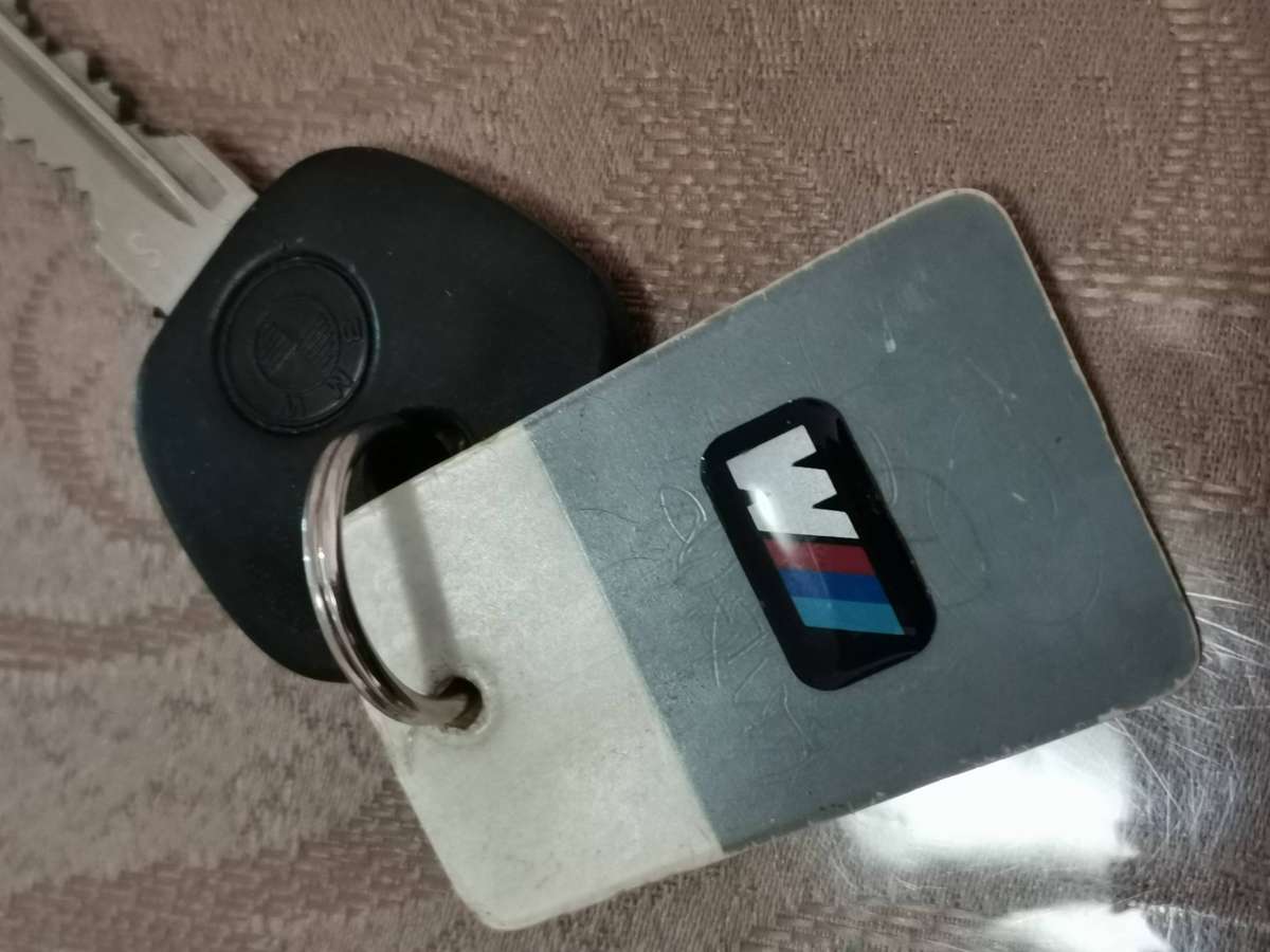 Lot of vintage keys and keyrings