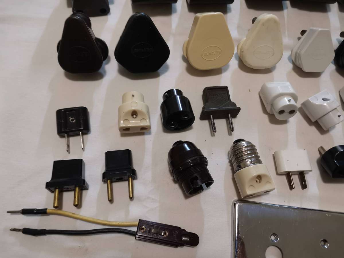 Huge vintage lite master bakelite electrical fitting collection 72 pieces