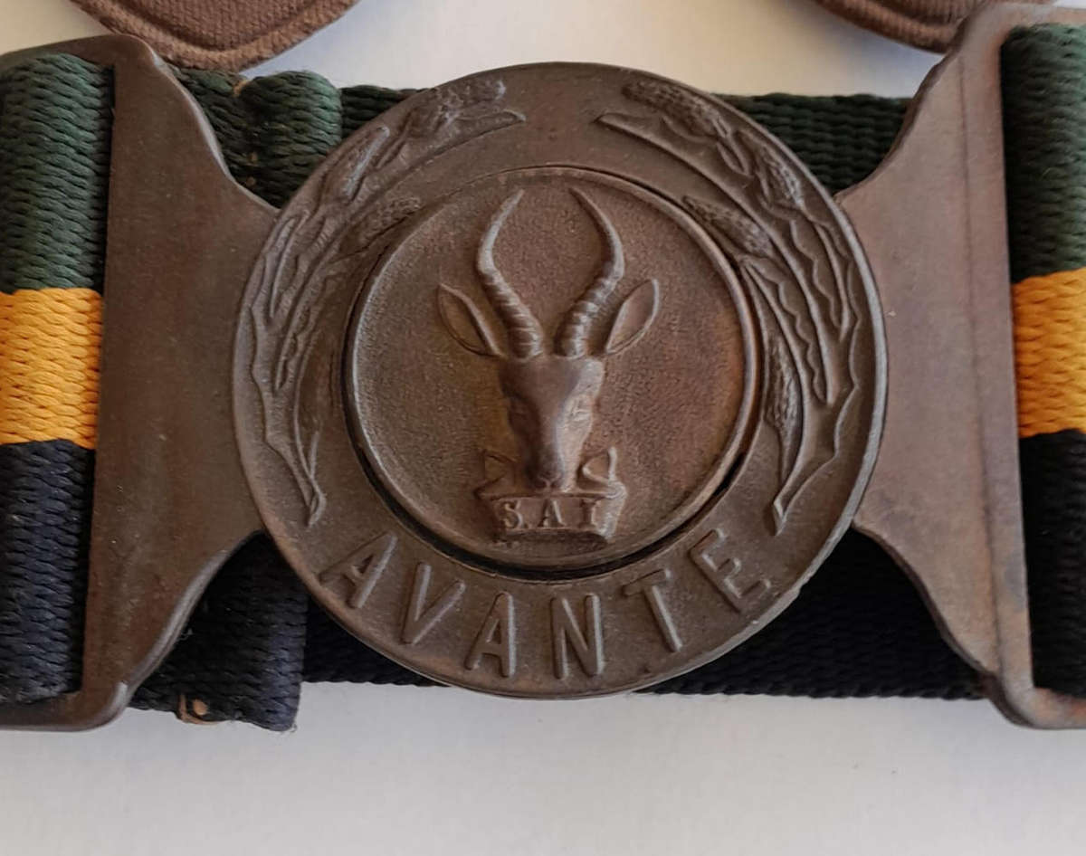 SADF 5 SA Infantry Battalion Stable Belt & Shoulder Flashers