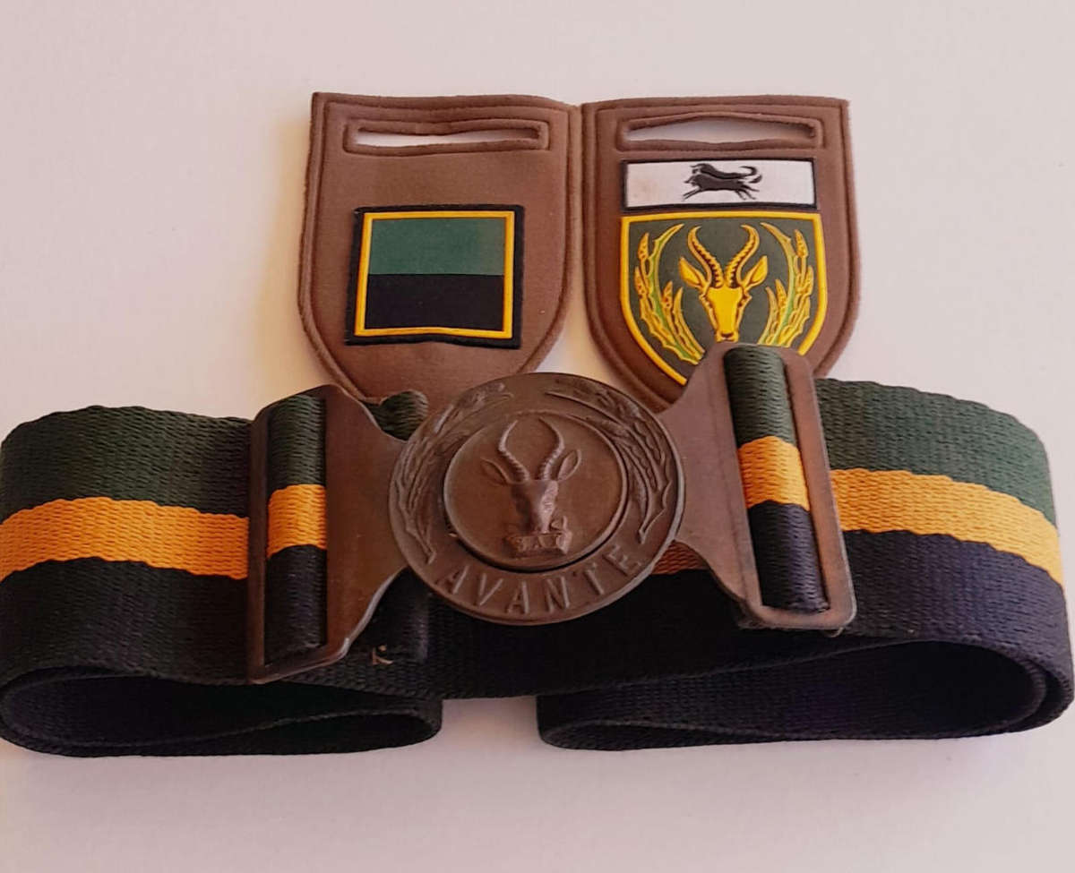 SADF 5 SA Infantry Battalion Stable Belt & Shoulder Flashers