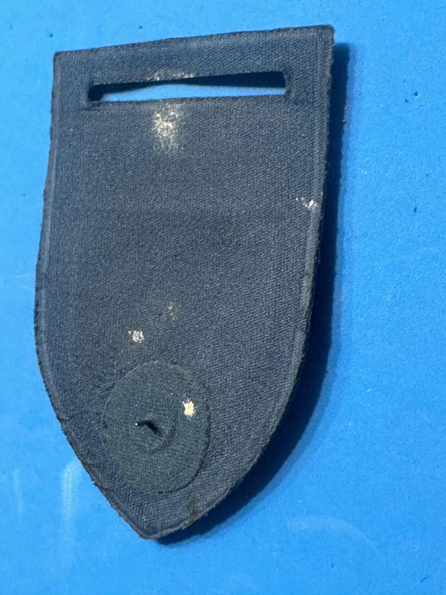 UNIT 19 TUPPER SHOULDER FLASH