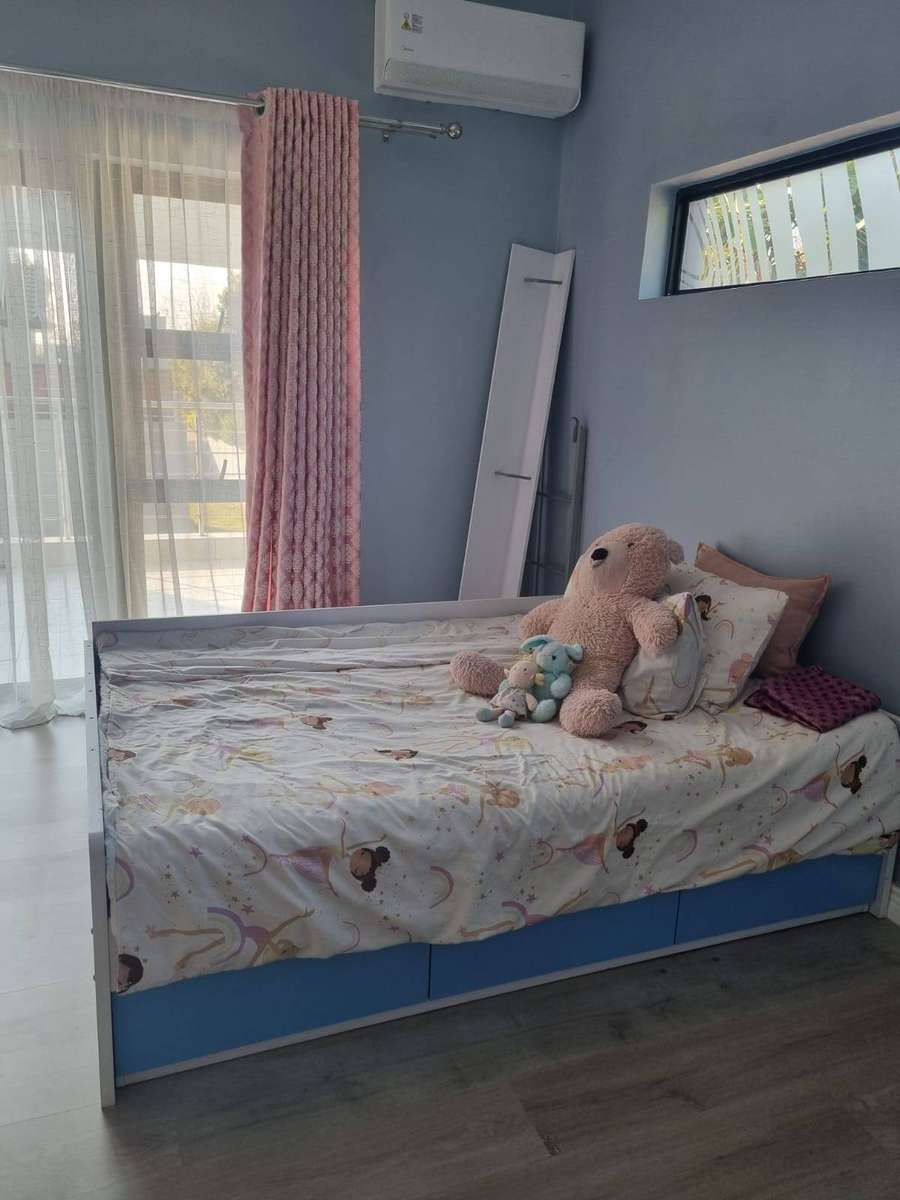 Kids Clifton Bunk Bed with Storage Drawers  Excellent Condition*