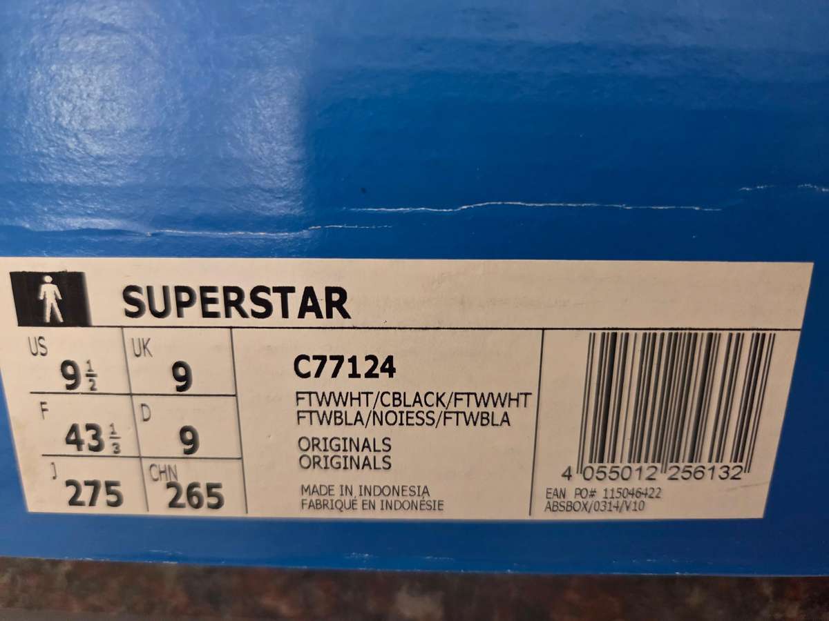 LIKE NEW ADIDAS SUPERSTAR