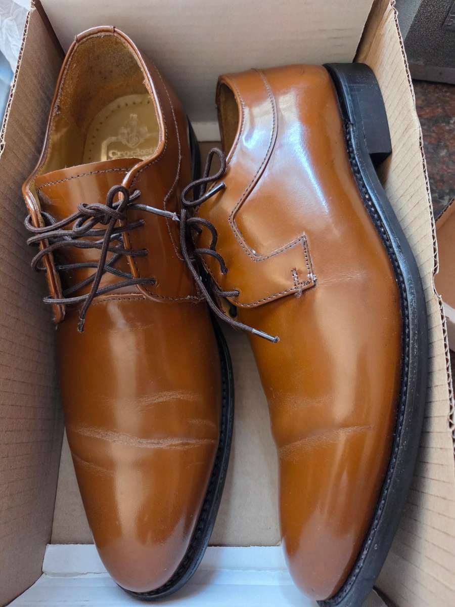 LIKE NEW CROCKET & JONES