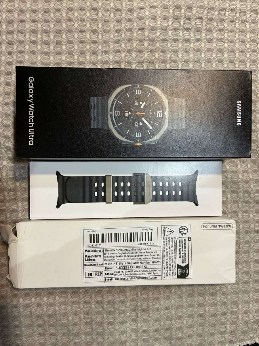 Samsung Galaxy Watch Ultra 47mm (LTE)  Titanium Grey (With Box & Extras!)