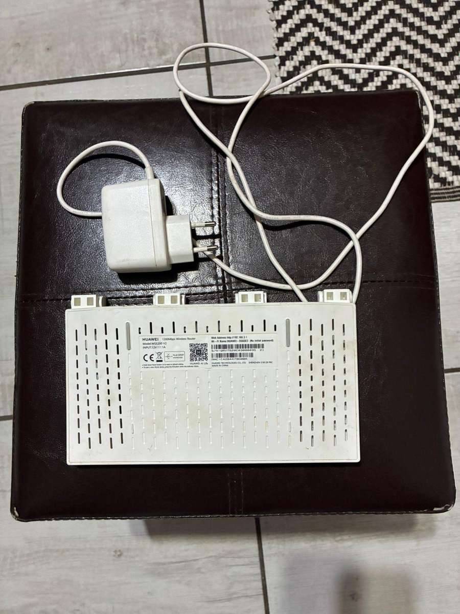 Lot 4 Routers and 1 UPS - 1 BID GETS ALL